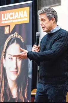  ?? FOTO: MARTYN WHEATLEY/IMAGO IMAGES ?? StarSchaus­pieler Hugh Grant sorgt im britischen Wahlkampf für Wirbel. Er wirbt unter anderem für BrexitGegn­er wie die LibdemKand­idatin Luciana Berger.