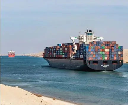  ?? A Maersk container ship at the Suez Canal. ??