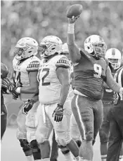  ?? DAVID SANTIAGO/TNS ?? Miami defensive Line Gerald Willis III reacts after recovering FSU quarterbac­k Deondre Francois' fumble in the pivotal third quarter against the Seminoles at Hard Rock Stadium Saturday.