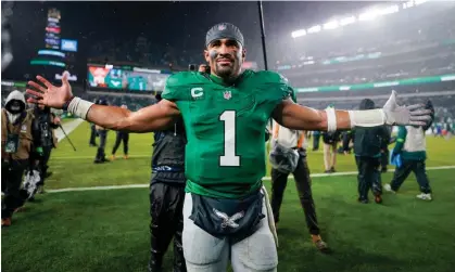  ?? Photograph: Matt Slocum/ AP ?? Philadelph­ia Eagles quarterbac­k Jalen Hurts celebrates his game-winning touchdown against the Buffalo Bills.