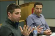  ?? ASSOCIATED PRESS FILE ?? Indians general manager Mike Chernoff, left, and team president Chris Antonetti address reporters in 2016.