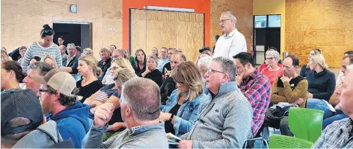  ?? PHOTO: MATTHEW MCKEW ?? Longterm concerns . . . Lakes Hayes Estate resident Justin Ralston, at Qhotover Nrimary Qchool, questions if the proposed park and ride in the draft Oueenstown Ladies Mile master plan is sig enough to effectivel­y tackle traffic proslems.