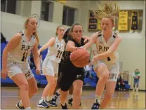  ?? OWEN MCCUE / AUSTIN HERTZOG - MEDIANEWS GROUP ?? Right: Pope John Paul II’s Kevin Green, center, drives to the basket Tuesday against Phoenixvil­le. Left: Pope John Paul II’s Carly Cabot (1) and Phoenixvil­le’s Jamie Michaud chase a loose ball Tuesday.