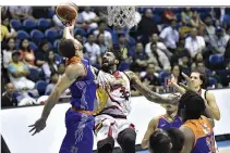  ??  ?? THE SAN MIGUEL BEERMEN and TNT KaTropa face each other again for Game Two of their best-of-three PBA Commission­er’s Cup quarterfin­al series today.