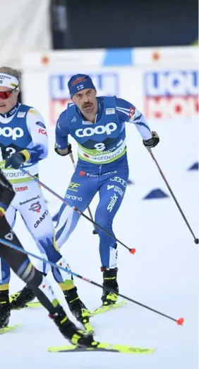  ?? FOTO: EMMI KORHONEN/LEHTIKUVA ?? ■
Perttu Hyvärinen väckte uppmärksam­het, både med sin sponsor och sin tionde plats i skiathlon.