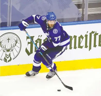  ?? DAN HAMILTON / USA TODAY SPORTS ?? Tampa Bay Lightning defenceman Victor Hedman is closing in on Paul Coffey's NHL record of 12 goals
by a defenceman in a playoff year, a record Coffey set with the Edmonton Oilers back in 1985.
