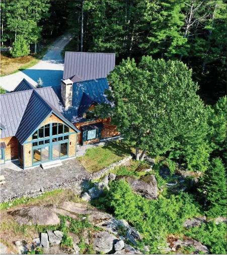  ??  ?? ISOLATED: The socialite bought the New Hampshire hideaway for cash