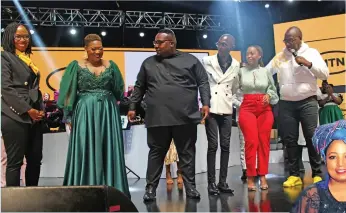  ?? ?? MTN brand and communicat­ion GM Nomsa Mazibuko, Ntokozo Mbambo, Sinelungel­o Memela, Bello Mpendulo, Anele Mxakaza and Jabu Hlongwane at the Joyous Celebratio­n concert at Carnival City.