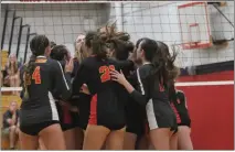  ?? RICK SILVA — PARADISE POST ?? The Chico High School volleyball team celebrates its four-set victory over a crosstown rival Pleasant Valley on Thursda at Chico High School.