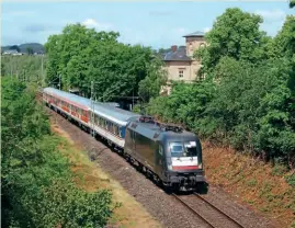  ??  ?? MRCE'Taurus'locoNo. 182 597 seenon arrival at Hattingen (Ruhr)on June6 with an 53 serviceto Hattingen Mitte. PATRICWKAT­ERS