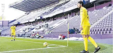  ?? VILLARREAL CF ?? Dani Parejo, jugador del Villarreal CF, ejecutando un córner el pasado jueves en el José Zorrilla.