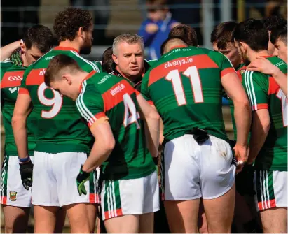  ?? OLIVER McVEIGH/SPORTSFILE ?? Mayo manager Stephen Rochford addressing his players in their final league game in which they saved themselves from relegation with a dramatic draw against Donegal