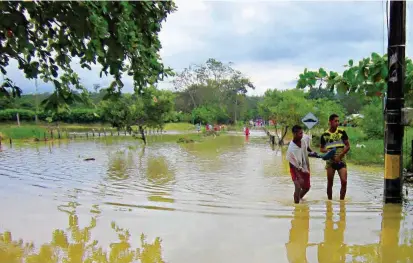  ?? FOTO ARCHIVO ?? El río Bijagual, cada que llueve fuerte en la serranía de Abibe, donde nace, se desborda en este sector de Casa Verde, en Carepa, límites con el municipio de Apartadó, en Urabá.