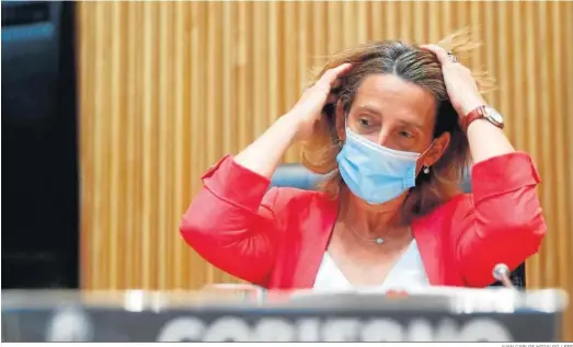  ?? JUAN CARLOS HIDALGO / EFE ?? Teresa Ribera, ministra para la Transición Ecológica, ayer durante su comparecen­cia ante la Diputación Permanente del Congreso.