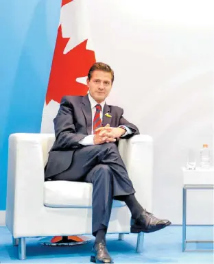  ??  ?? El mandatario mexicano y el primer ministro de Canadá, Justin Trudeau, dialogaron en el segundo y último día de la cumbre del G20, en Hamburgo, Alemania.