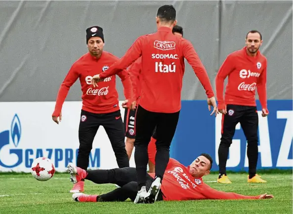  ??  ?? Hard at work: Chile players in action during a training session in St Petersburg on Friday. Chile face Germany in the Confederat­ions Cup final today. — AFP