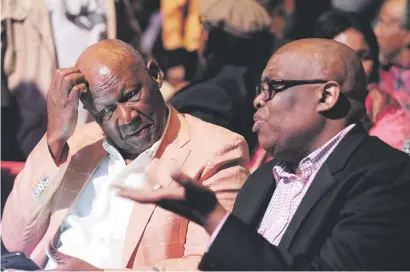  ?? Picture: Gallo Images ?? DILEMMA. Generation­s - the Legacy creator Mfundi Vundla, left, and SABC spokespers­on Kaizer Kganyago.