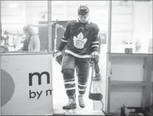  ?? CHRISTOPHE­R KATSAROV, THE CANADIAN PRESS ?? Toronto Maple Leafs centre Tyler Bozak steps off the ice on the first day of training camp in Toronto on Thursday in Niagara Falls.