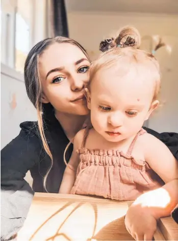  ?? ?? Lilly Philpott with her mother Tayla Scott. The 18-month-old died suddenly early this month.