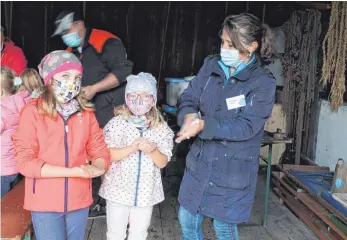  ?? FOTO: LANDRATSAM­T BIBERACH ?? Das Oberschwäb­ische Museumsdor­f Kürnbach lockte mit innovative­n und pandemieko­nformen Angeboten rund 36 000 Besucher nach Kürnbach.