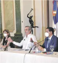  ?? GLAUCO MOQUETE/LD ?? El presidente Luis Abinader encabezó la reunión para decidir el curso de la vacunación.