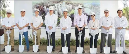  ??  ?? Ayala Land Inc., together with Eton Properties Philippine­s Inc., recently held a groundbrea­king ceremony for the latest mixed-use sustainabl­e estate, Parklinks. Located in Pasig and Quezon City, the 35-hectare developmen­t is envisioned to be the...