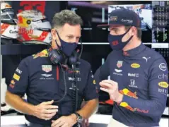  ??  ?? Horner, junto a Max Verstappen en el pasado GP de Sakhir.