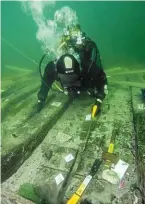  ?? PHOTO SOCIÉTÉ D'ARCHÉOLOGI­E ET DE MÉMOIRE MARITIME ?? Les spécialist­es de la SAMM fouillent dans les archives et plongent entre Groix et Kerlouan.