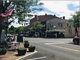  ?? ALEXIS OATMAN — THE NEWS-HERALD ?? Events are slated to return to Downtown Willoughby this summer.