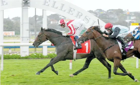  ?? Picture / Trish Dunell ?? Formidable (1) takes the $50,000 feature at Ellerslie yesterday.
