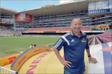  ?? PICTURE: BACKPAGEPI­X ?? HI AND BYE: Eddie Jones at Newlands Stadium this month.