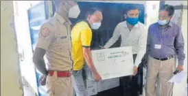  ?? HIMANSHU VYAS/HT ?? Covaxin consignmen­t reaches at State Vaccine Store in Jaipur on Tuesday.