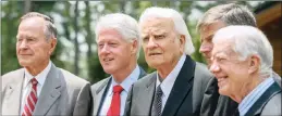  ?? PICTURE: REUTERS/AFRICAN NEWS AGENCY (ANA) ?? Former US presidents George HW Bush, Bill Clinton and Jimmy Carter pose with Billy Graham and his son Franklin Graham before the Billy Graham Library dedication on the campus of the Billy Graham Evangelist­ic Associatio­n in Charlotte, North Carolina.