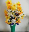  ??  ?? Terry Miller’s vase of spring flowers