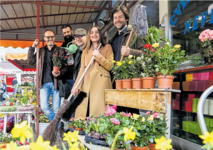  ??  ?? Izdavački tim kao grupa TNT: Darko Milošić, Josip Sršen, Marko Kovačić, Antonija Radić i Ivan Sršen vjerni su obožavatel­ji Bunkerova i Magnusova stripa