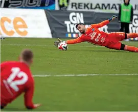  ?? ?? Halmia hade svårt att skapa chanser och förlorade på matchens enda mål mot Vinberg.