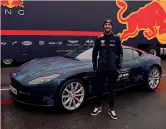 ??  ?? ASTON MARTIN SPONSOR PRINCIPALE Daniel Ricciardo posa accanto alla Aston DB 11. L’azienda è partner e sponsor Red Bull GETTY IMAGES