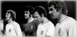  ?? HURST MULLER ?? Iron curtain: Liverpool’s Lloyd (second left) denied Bayern legend Beckenbaue­r (second right) and Zobel (left)