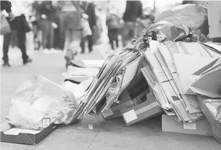  ??  ?? Dans la majorité des cas, a-t-on constaté, ce sont des déchets provenant des commerces