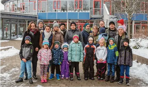  ?? Foto: Julian Leitenstor­fer ?? Zahlreiche­n Eltern von Schülerinn­en und Schülern der Klasse 2 c der Landsberge­r Platanensc­hule gefällt es nicht, dass zu Beginn des zweiten Halbjahrs schon wieder eine neue Lehrkraft in die Klasse kommt.