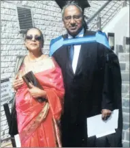  ??  ?? Professor Kanthan Pillay with his mother, Dhaya. He has been embroiled in a long labour dispute with UKZN.