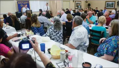  ?? RECORDER PHOTOS BY CHIEKO HARA ?? Above: Portervill­e Noon Rotary Club presented Paul Harris Fellow distinctio­n to individual­s and certificat­es of appreciati­on to local community service organizati­ons on Tuesday, May 29. Below: Portervill­e Unified School District employee Patty Alba was...