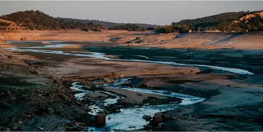  ?? ?? Dans les Pyrénées-Orientales, où la sécheresse sévit, toutes les pistes sont envisagées pour sécuriser les accès à l’eau. (Crédits : Yann Kerveno)