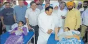  ?? HT PHOTO ?? MP Santokh Chaudhary talking to patients at the civil hospital in Phillaur on Monday.