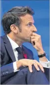  ?? ?? Cargo. El presidente francés, Emmanuel Macron, preocupado.