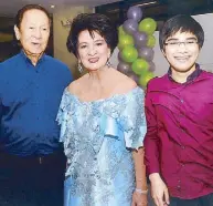  ??  ?? Jun and Nene Leonor with Joaquin Maria “Chino” Gutierrez