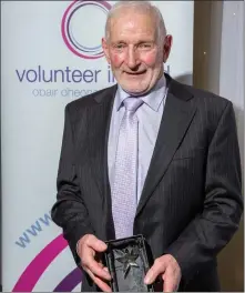  ??  ?? Benny Grogan with his volunteeri­ng award.