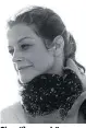  ??  ?? Romy Schneider (li. als „Sissy“) zu verkörpern, erschien Marie Bäumer anfangs „als Anmaßung“