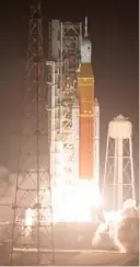  ?? JOEL KOWSKY/NASA /AGENCE FRANCE-PRESSE ?? THE Artemis I unmanned lunar rocket lifts off from launch pad 39B at NASA’s Kennedy Space Center in Cape Canaveral, Florida.