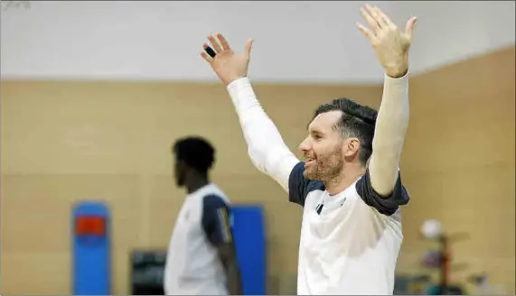  ?? ?? El jugador mallorquín del Real Madrid Rudy Fernández, durante el entrenamie­nto de su equipo en plena cuenta atrás hacia la Final Four.